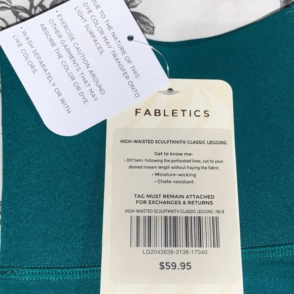Fabletics Bundle! - Picture 2 of 6